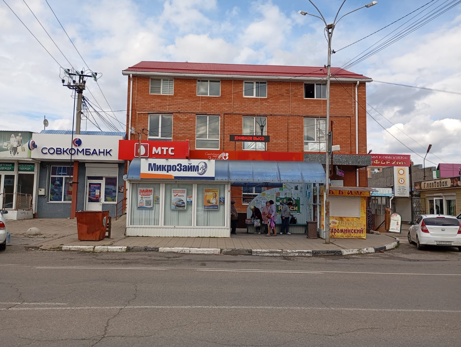 ст. Ленинградская, пер. Базарный, в районе нежилого дома № 19